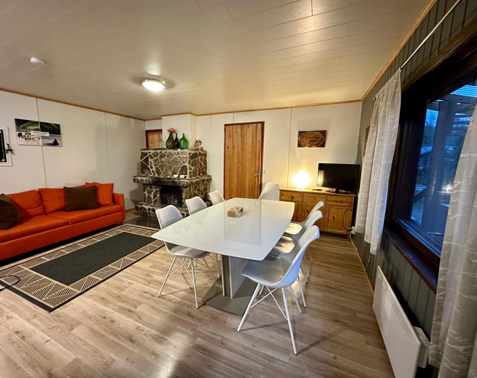 Holiday Home 이발로 외부 사진
